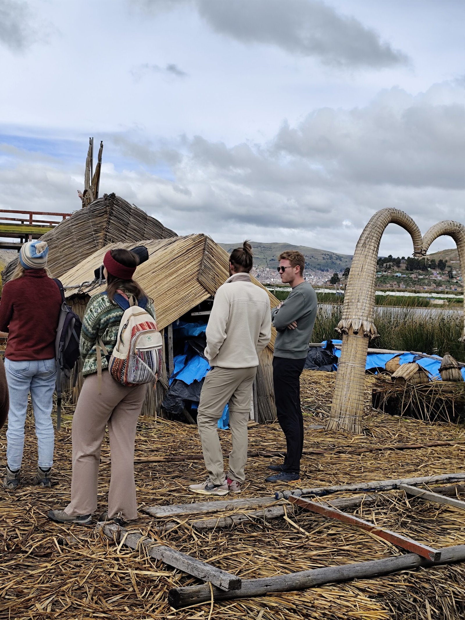 islas flotantes de los uros y taquile (full day) islas flotantes de los uros y taquile (full day)