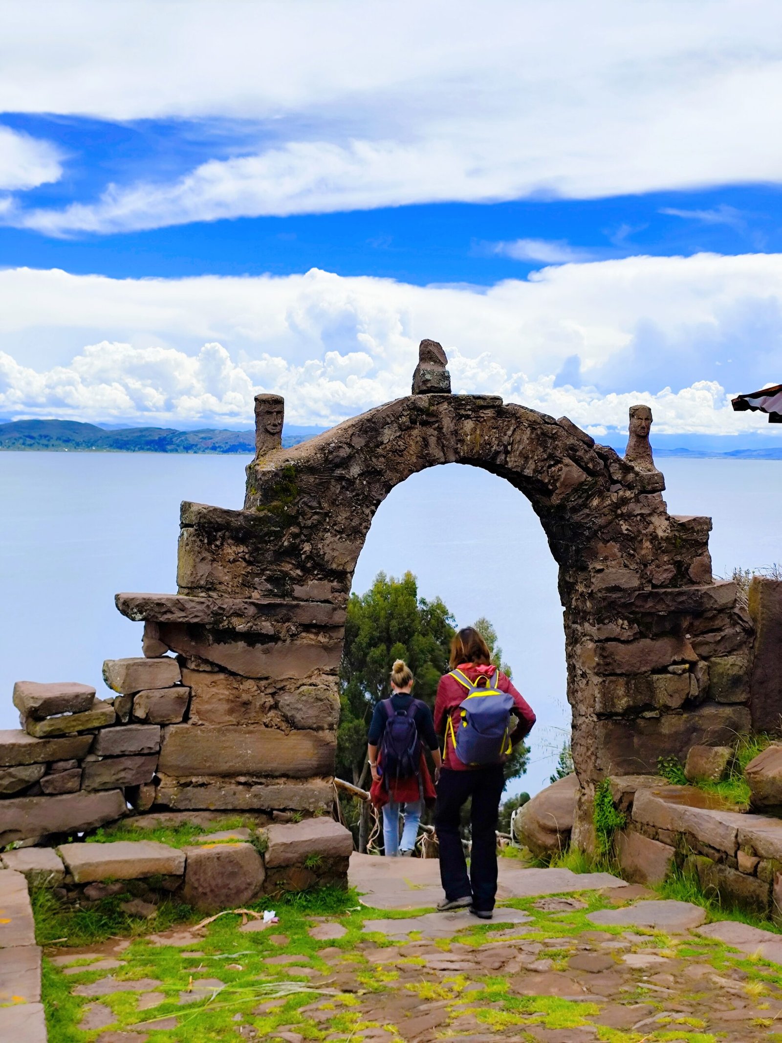 islas flotantes de los uros y taquile (full day) islas flotantes de los uros y taquile (full day)